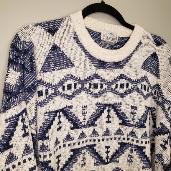 Vintage Blue and White Geometric Sweater - Picture 8 of 16